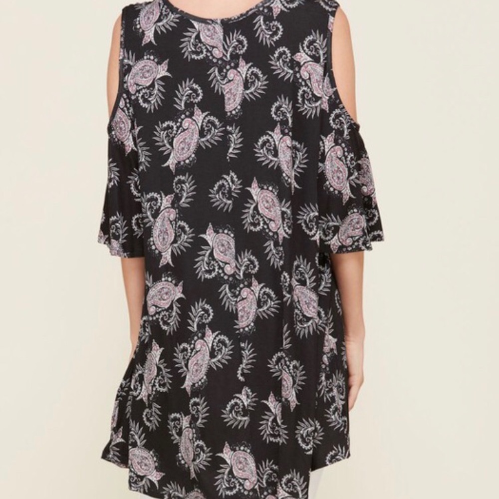 🖤Plus Size Tunic🖤 - Picture 3 of 3
